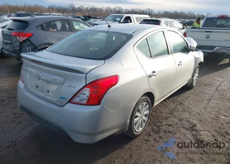 2015 Nissan Versa 1.6 Sv z USA, uszkodzony, nr VIN 3N1CN7AP5FL824139
